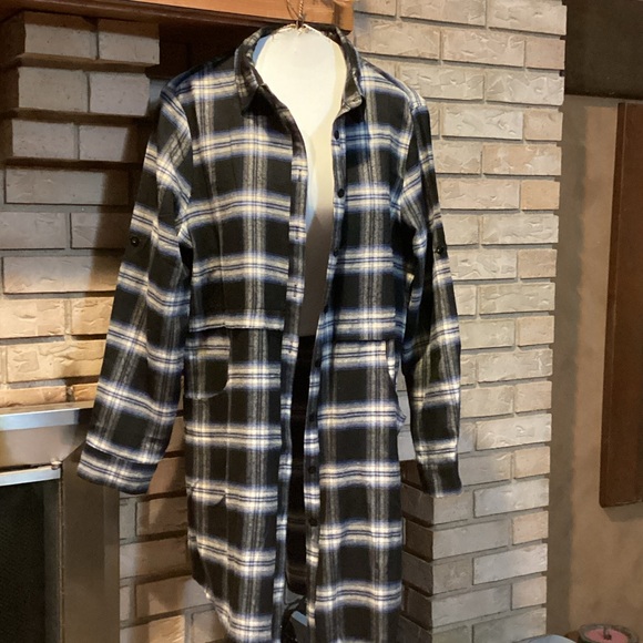 Hotouch Tops - Plaid Long cardigan style button-down Shirt